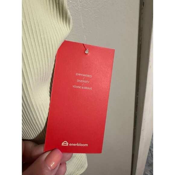 Enerbloom Light Green cropped short sleeve‎ athletic shirt - medium - NWT - Picture 4 of 8